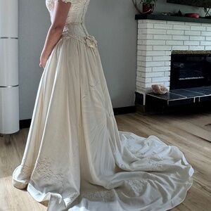 Silk bridal gown of your dreams!
